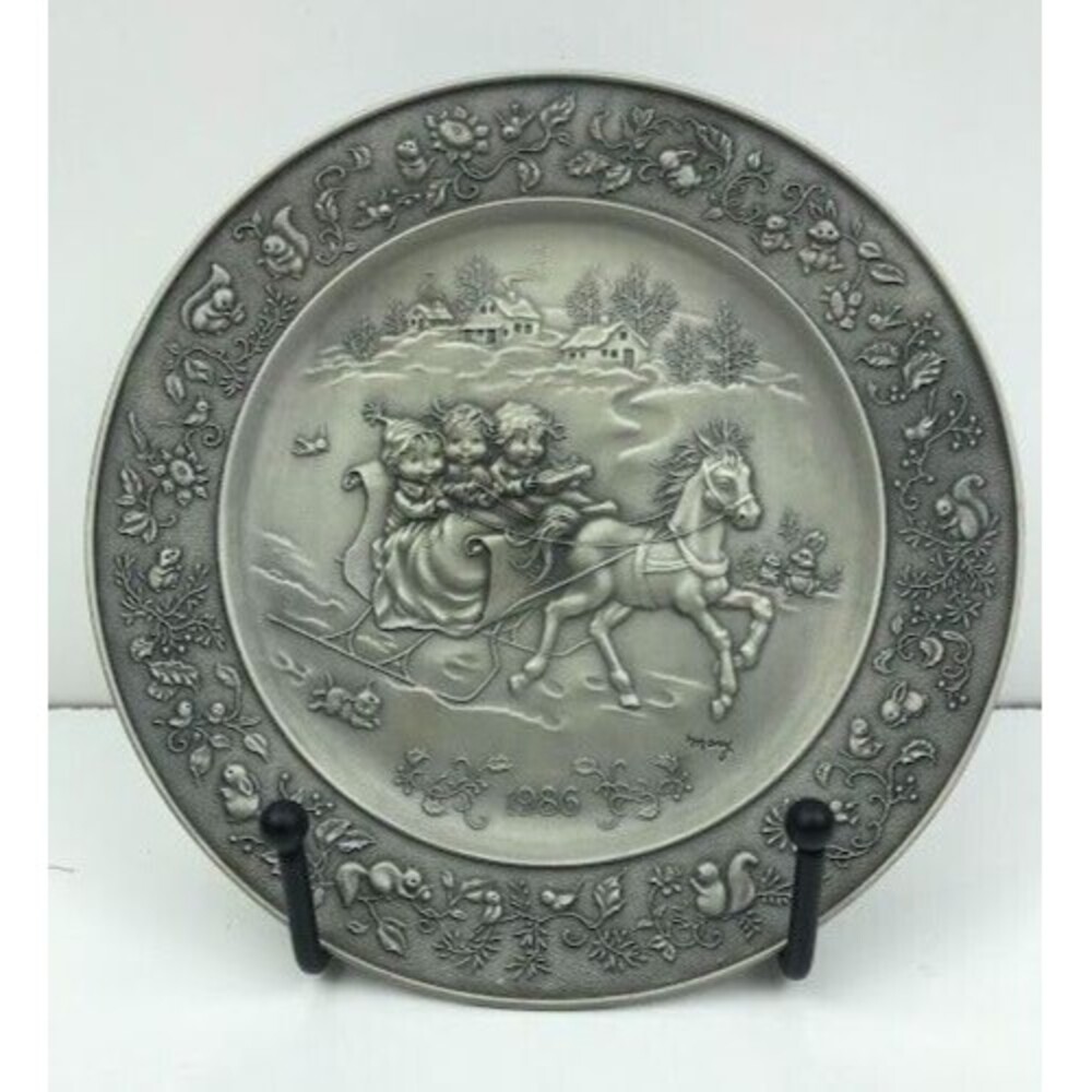 1986 Little Gallery by Hallmark-Christmas Pewter Plate by Mary Hamilton Made USA